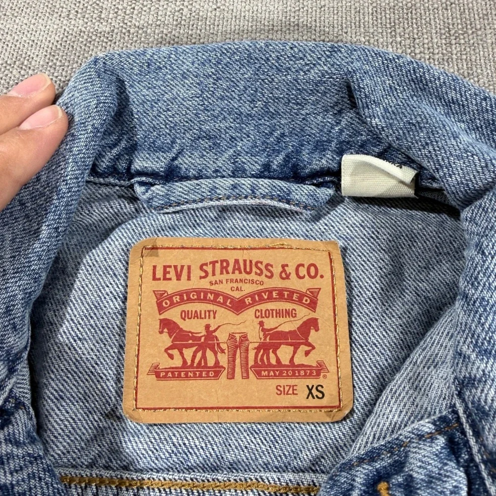 Levi Strauss & Co. Denim Trucker Jacket Women XS Blue Good Light Wash Cotton